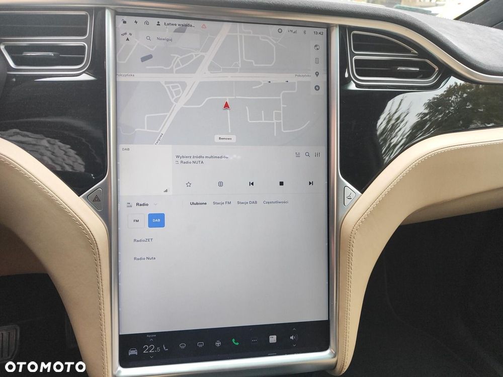 Tesla Model X 90 D - 21