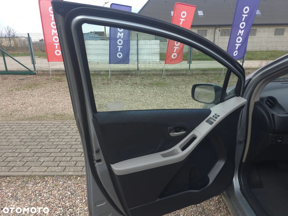 Toyota Yaris 1.3 Sol MM - 18