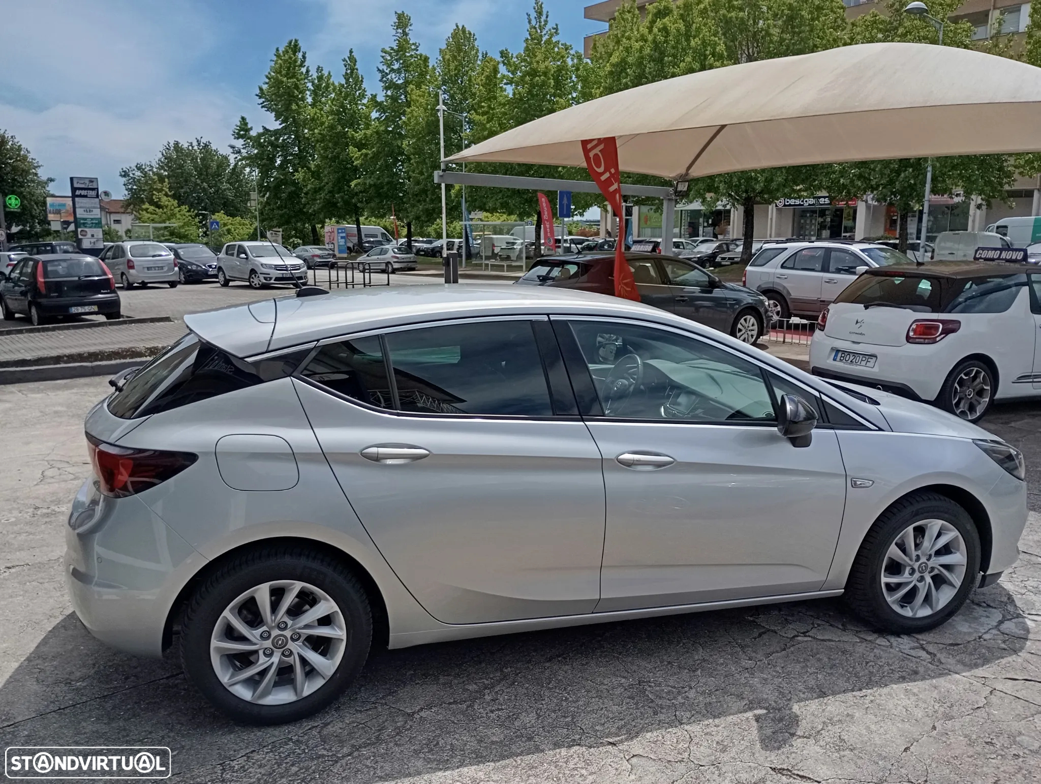 Opel Astra 1.2 T Elegance - 4