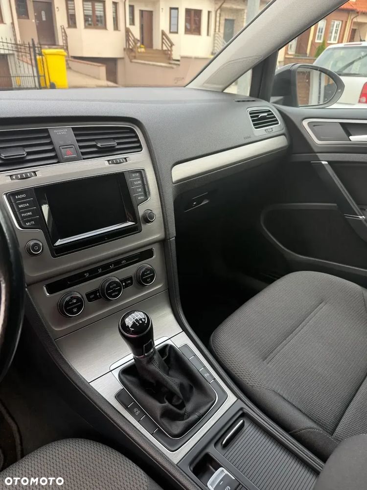 Volkswagen Golf VII 1.2 TSI BMT Comfortline - 25