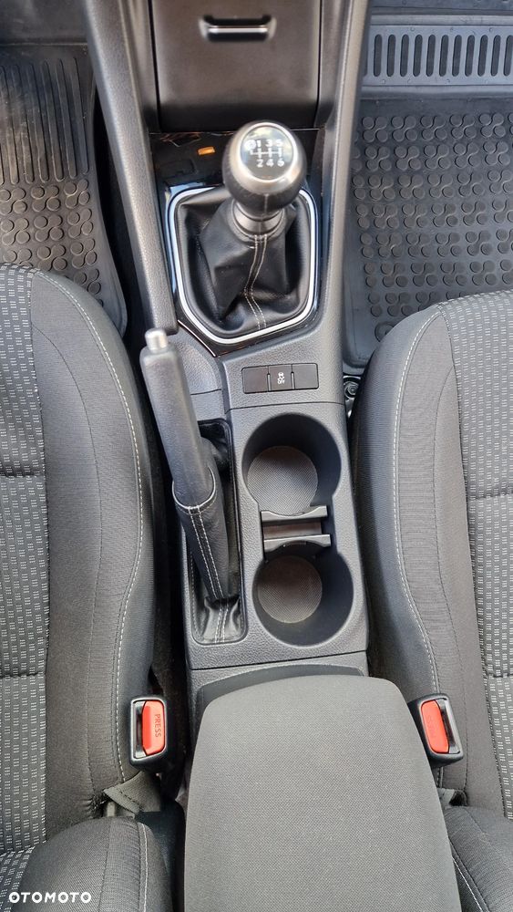 Toyota Corolla 1.6 Classic Plus - 26