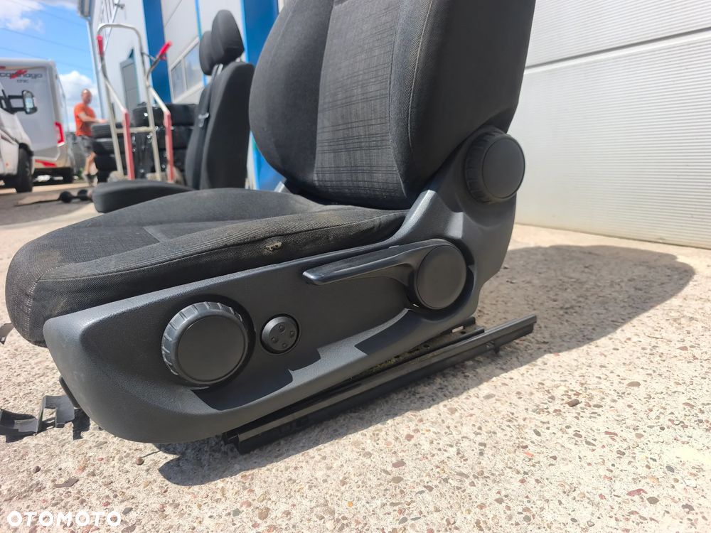Fotel kierowcy lewy Mercedes Vito w477 2014- - 5