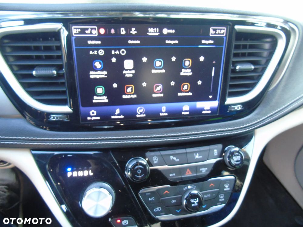 Chrysler Pacifica - 11