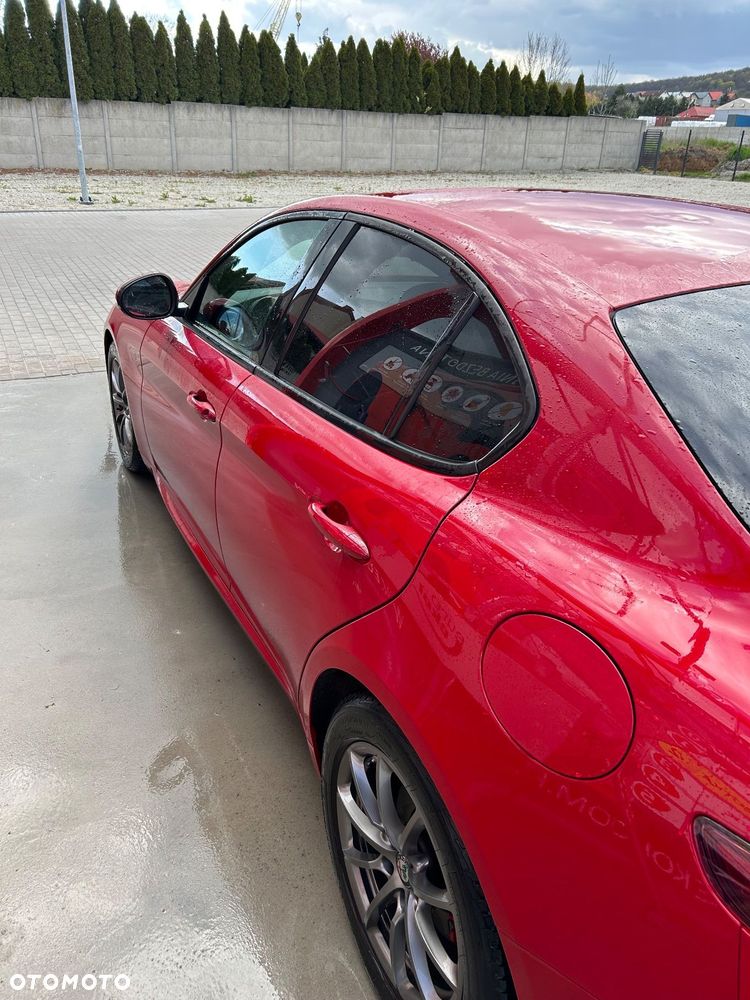Alfa Romeo Giulia 2.0 Turbo Super - 11