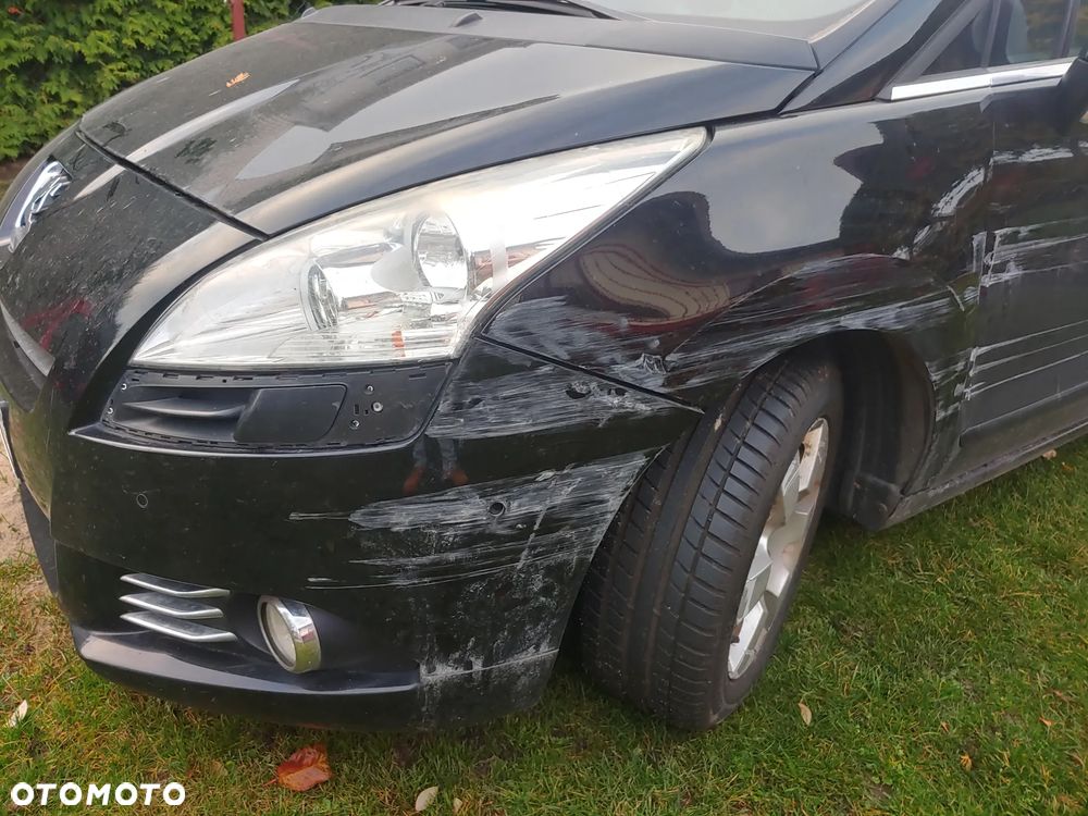 Peugeot 5008 1.6 THP Premium - 4