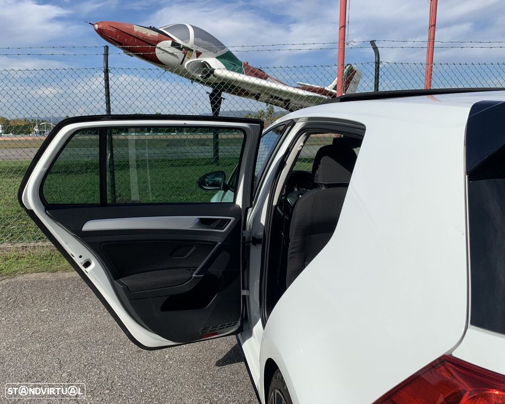 VW Golf 1.6 TDi R-Line - 50