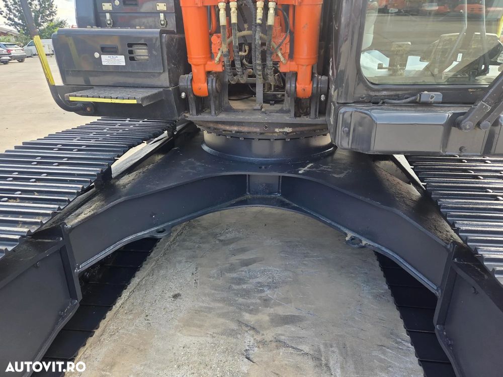 Hitachi ZX210LC-7,  23,4 TONE, 2021, 5.815h, CUPLA RAPIDA+CUPA NOUA 1,3mc+CUPA 0,9m latime+CUPA taluz, inst picon, camera spate si laterale, consum mediu 11,5l/h, ad sapare 7m, 3 pompe hidr, LANT NOU, CA NOU-posibilitate leasing 4 ani-PROMOTIE 96.900 EUR+Tva - 5