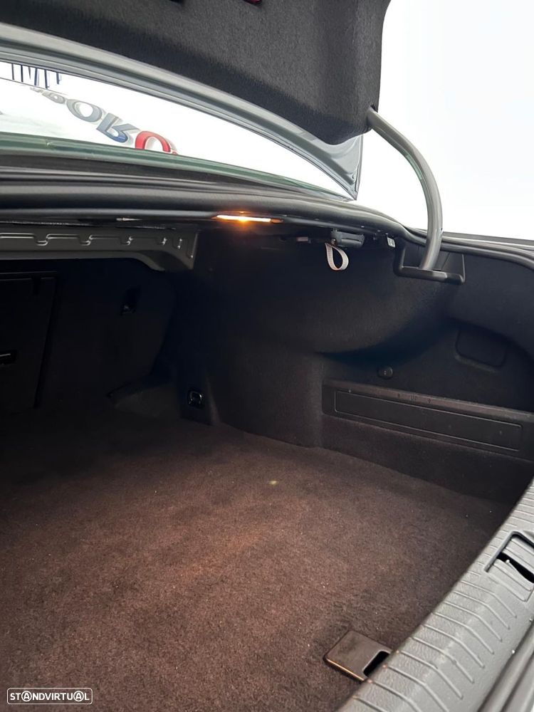 VW Passat 1.6 TDI Highline DSG - 14