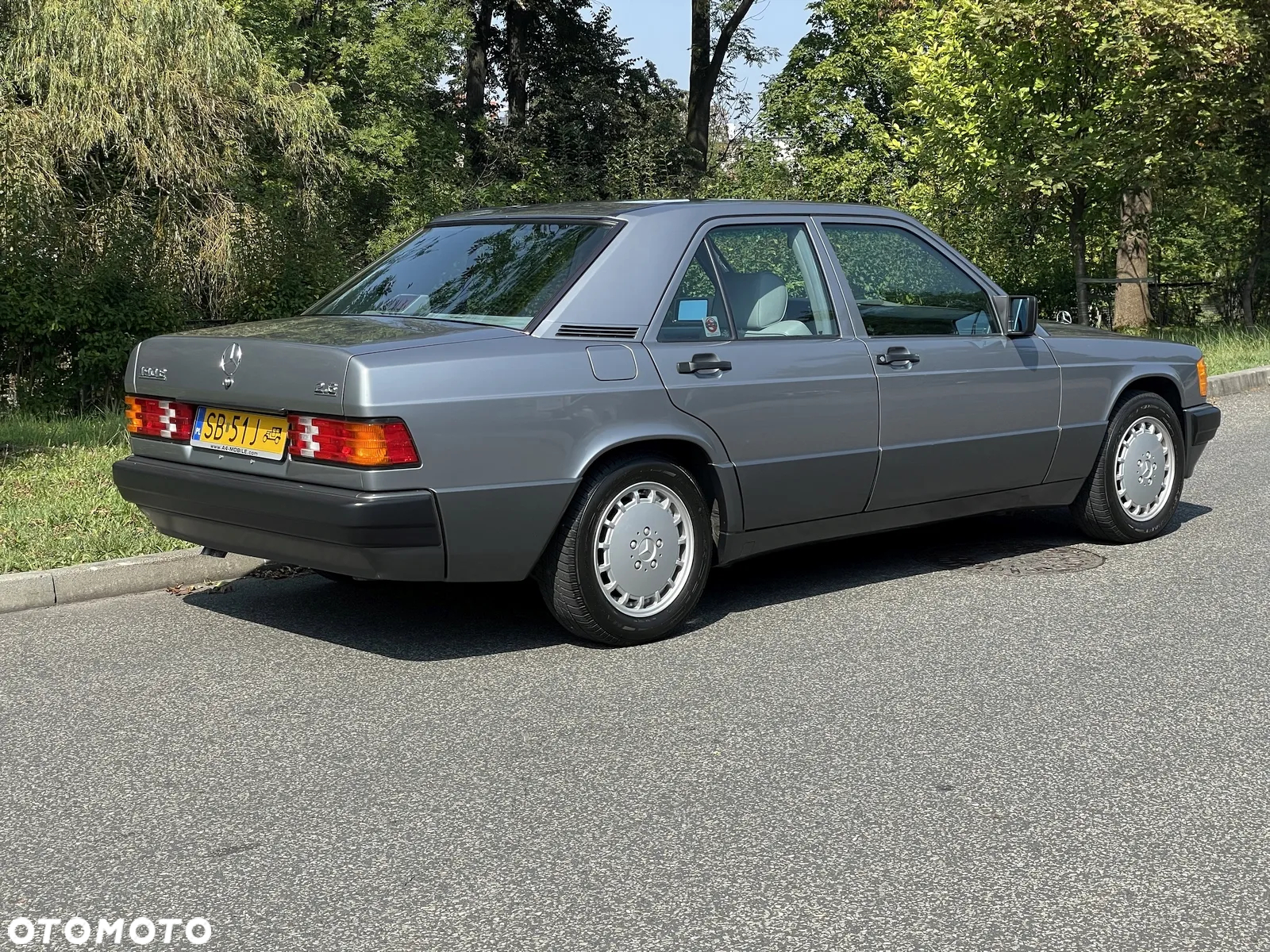 Mercedes-Benz W201 (190) - 5