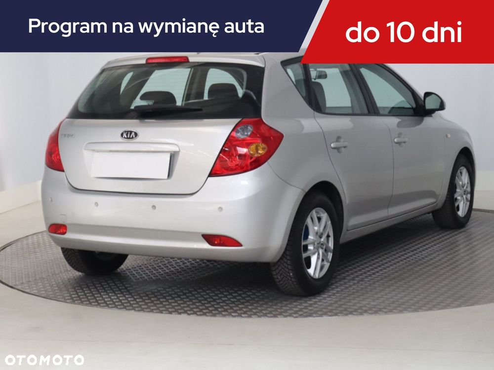 Kia Ceed - 7