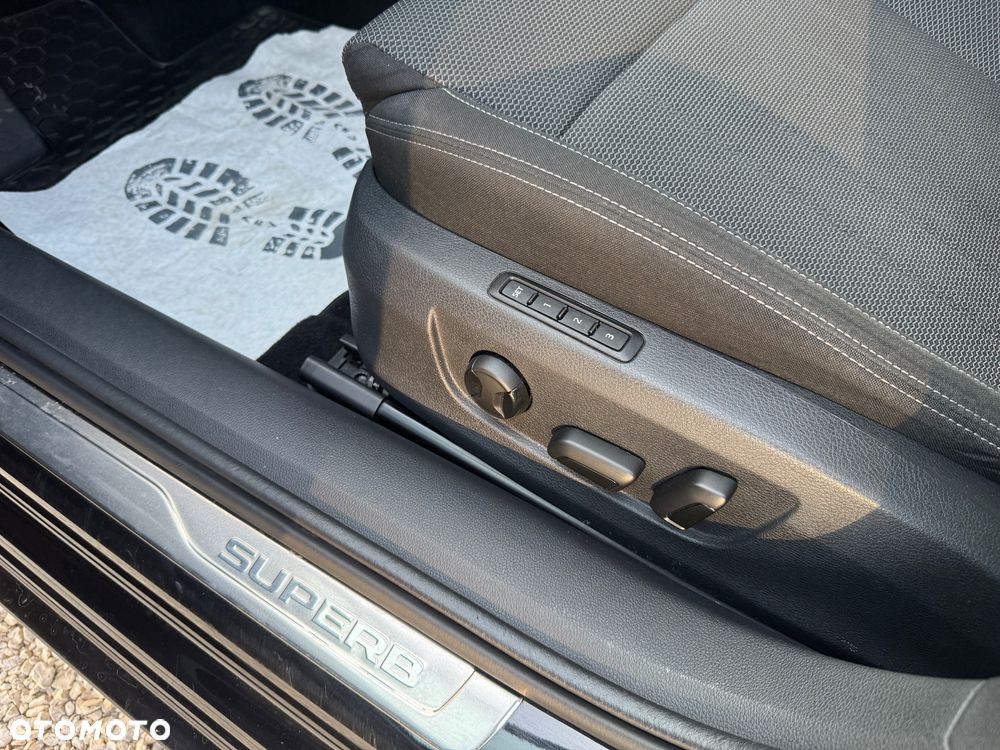 Skoda Superb 2.0 TSI Ambition DSG - 29