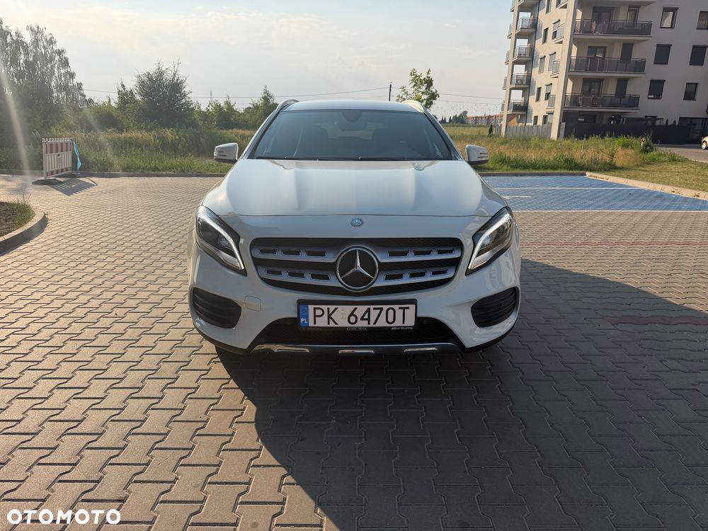 Mercedes-Benz GLA 180 7G-DCT UrbanStyle Edition - 3