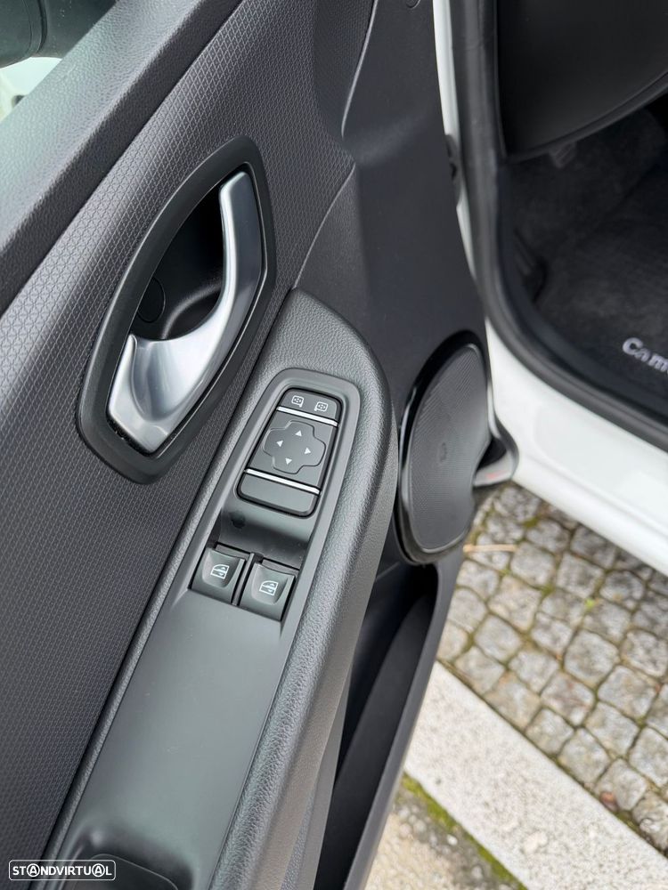 Renault Clio Sport Tourer - 29