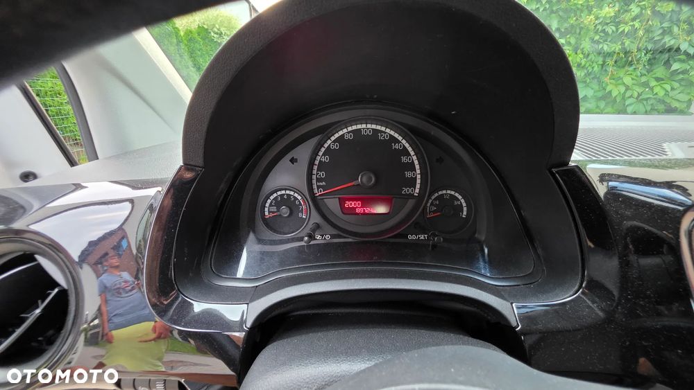Volkswagen up! 1.0 move - 12