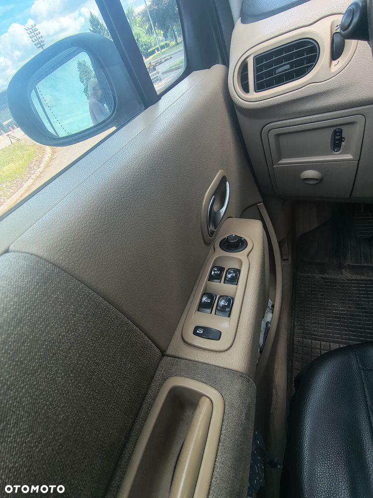Renault Modus - 11