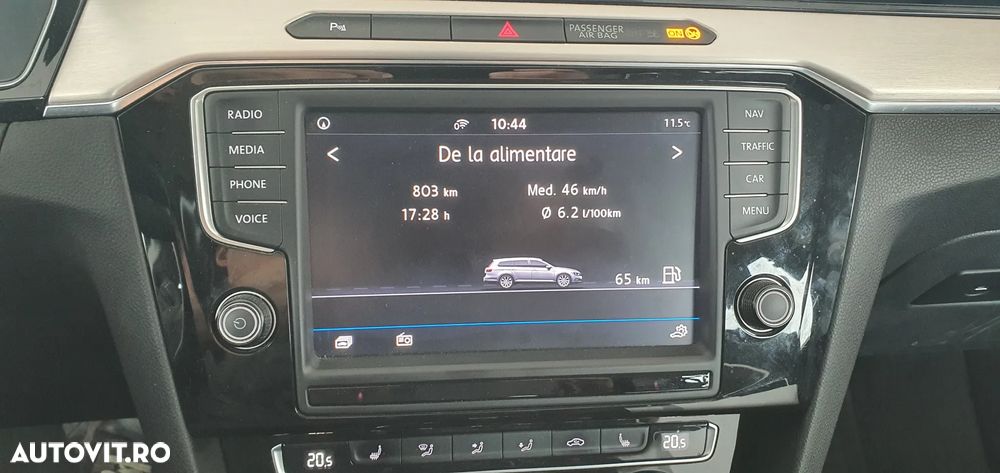 Volkswagen Passat 2.0 TDI DSG Highline - 23