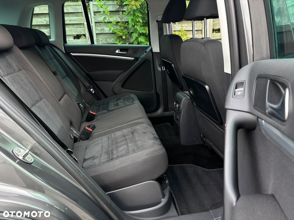 Volkswagen Tiguan 2.0 TDI DPF BlueMotion Technology Lounge Sport & Style - 28