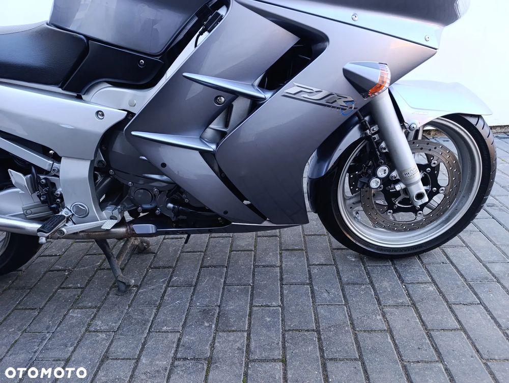Yamaha FJR - 23