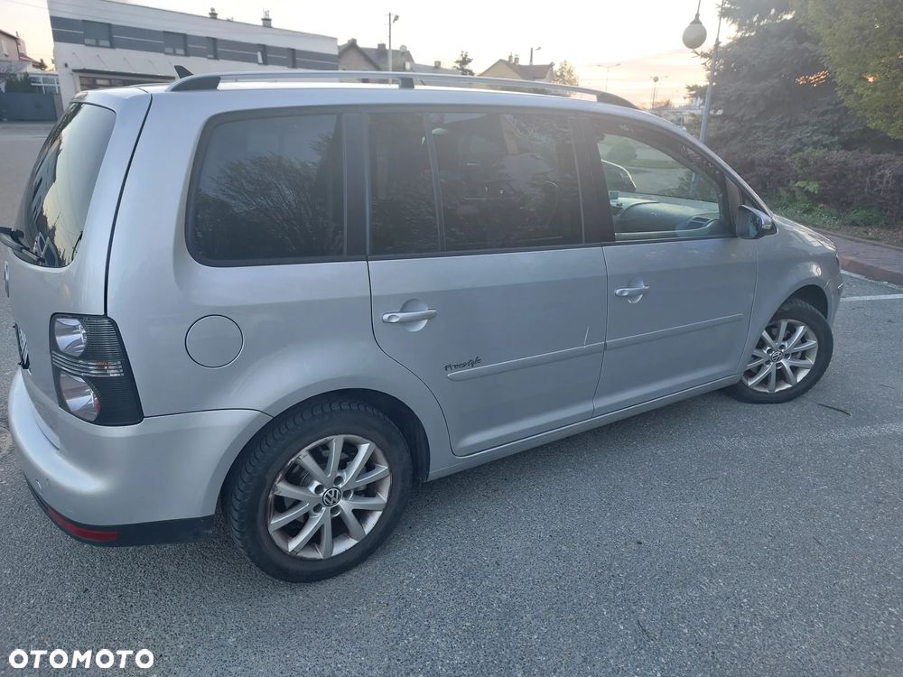 Volkswagen Touran 1.6 Freestyle - 1