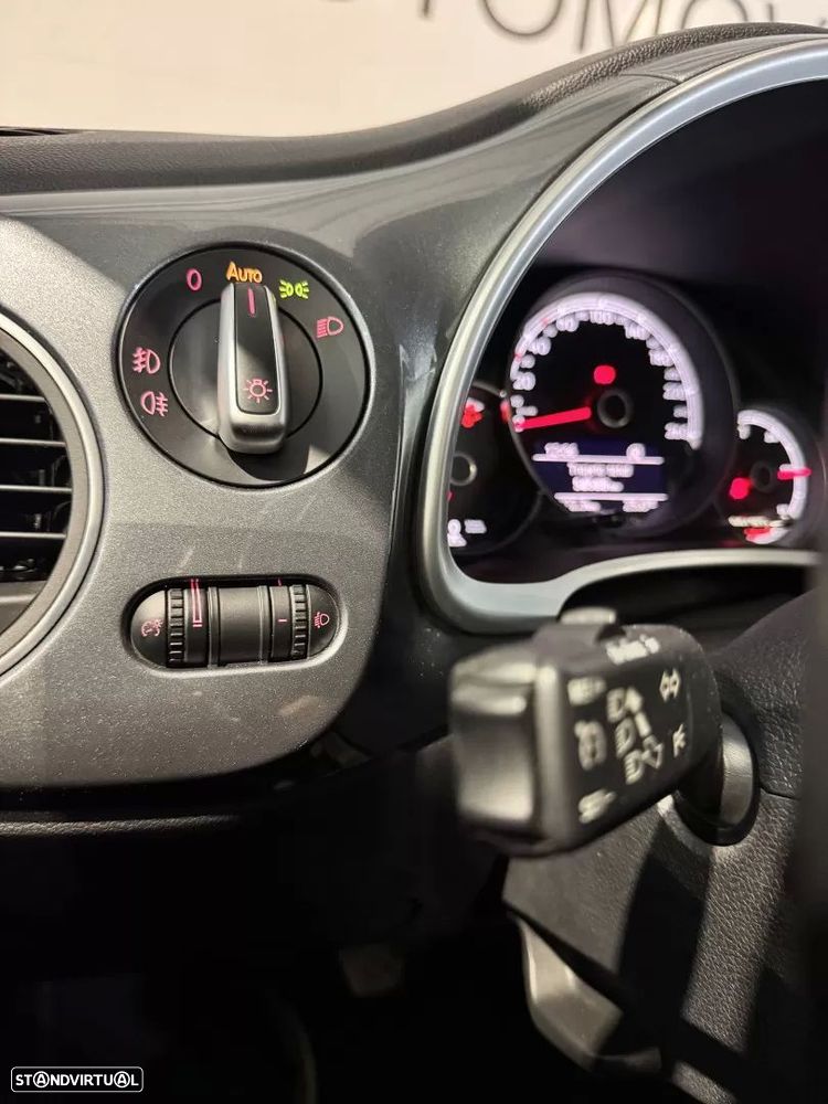 VW New Beetle 2.0 TDI Design - 35