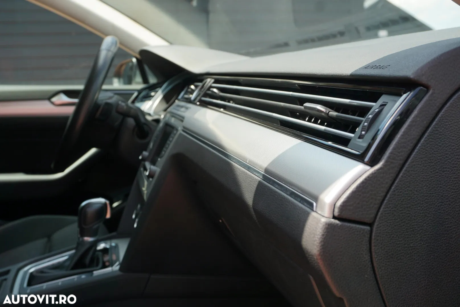 Volkswagen Passat Variant 2.0 TDI DSG Comfortline - 23