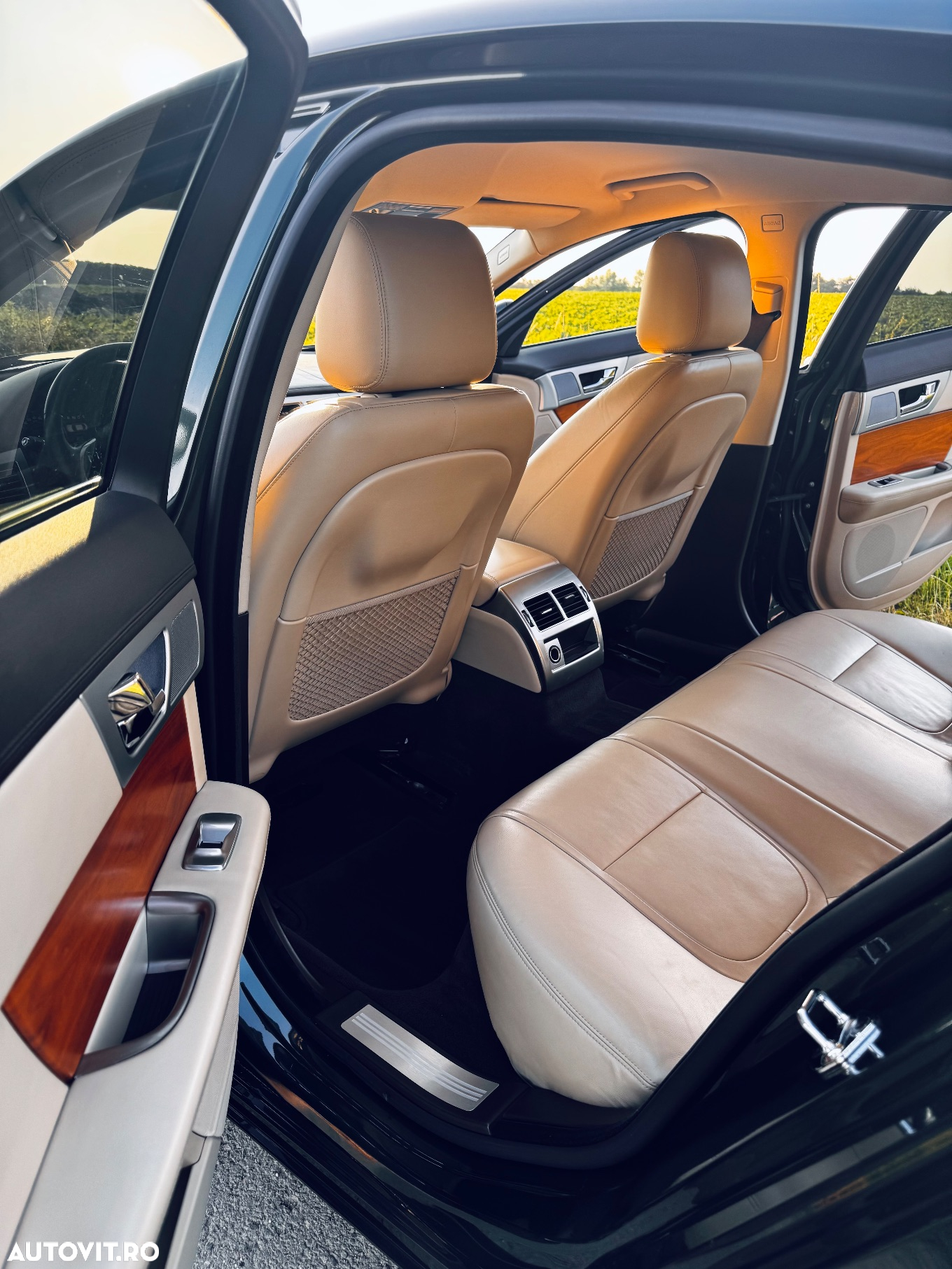Jaguar XF 2.2D Luxury - 10
