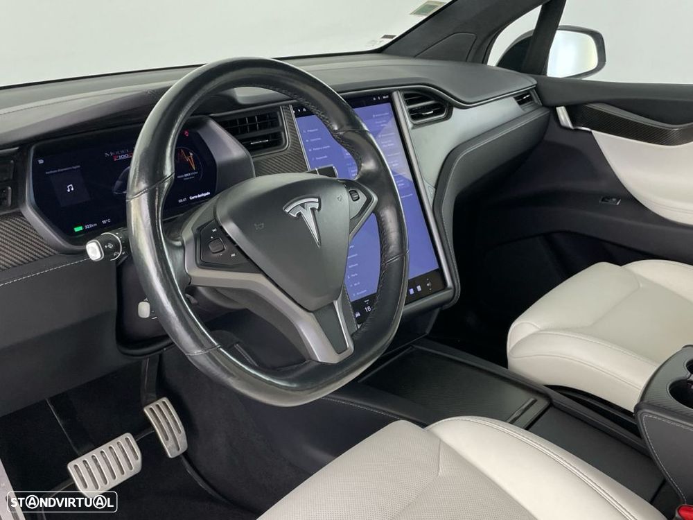 Tesla Model X P100D - 14