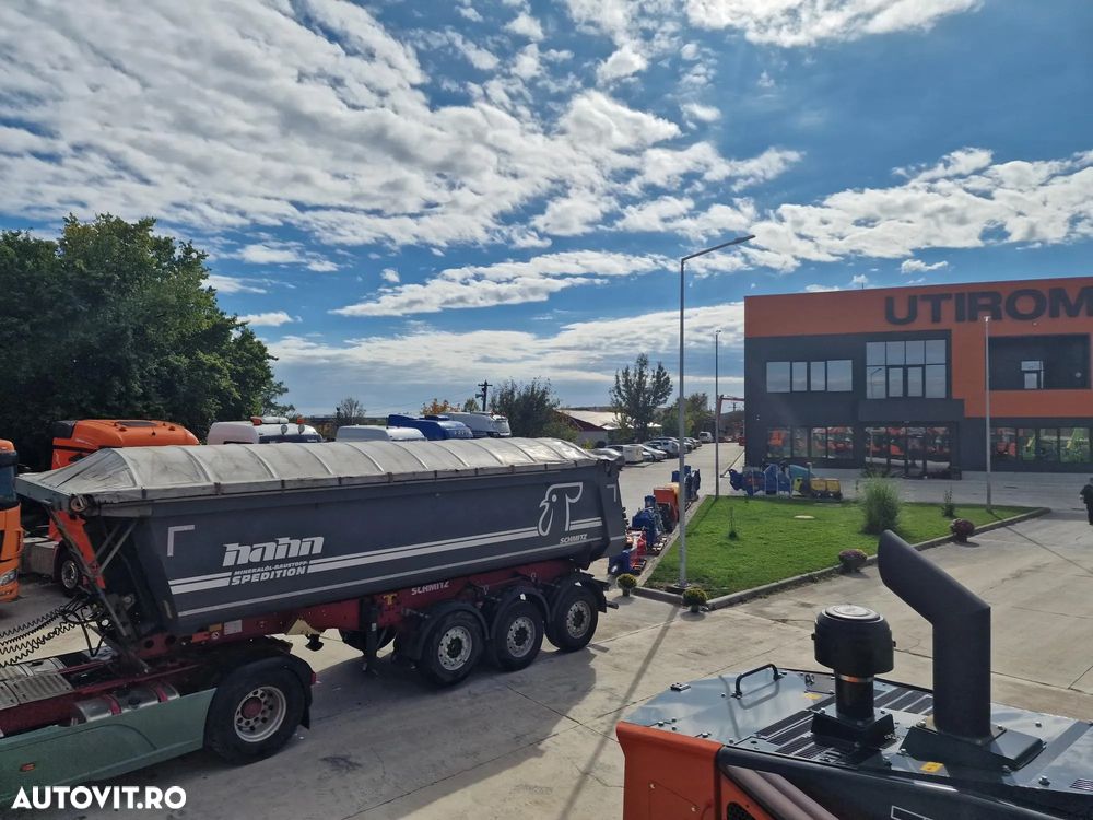 Schmitz Cargobull SKI BASCULABILA de 28mc, PRELATA RABATABILA electric, jante ALUMINIU, AXA LIFTABILA, picioare sprijin, HARDOX, Posibilitate leasing 4 ani, anvelope 385/65R22,5 70% -OK, STARE FOARTE BUNA-PROMOTIE 22.900 EUR+Tva - 2