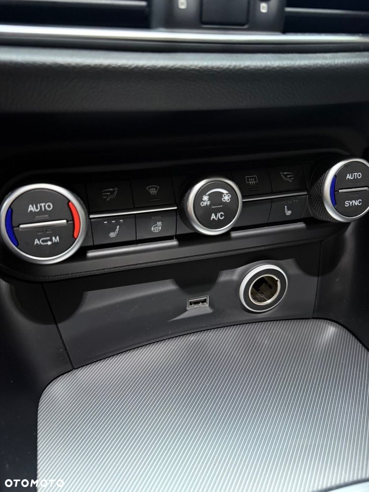 Alfa Romeo Stelvio 2.0 Turbo Veloce Q4 - 12