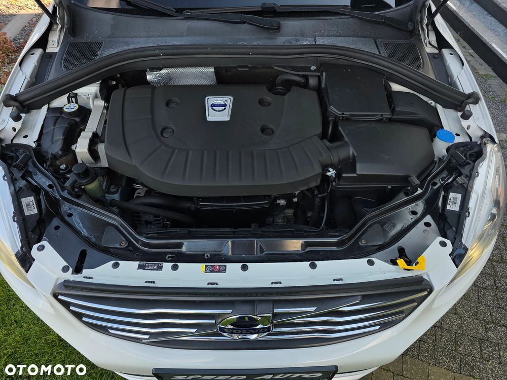 Volvo XC 60 D4 AWD Geartronic Momentum - 8