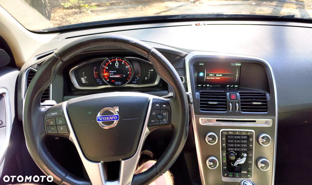 Volvo XC 60 T5 Geartronic Momentum - 26