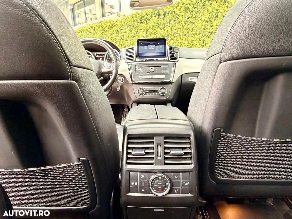 Mercedes-Benz GLS - 29