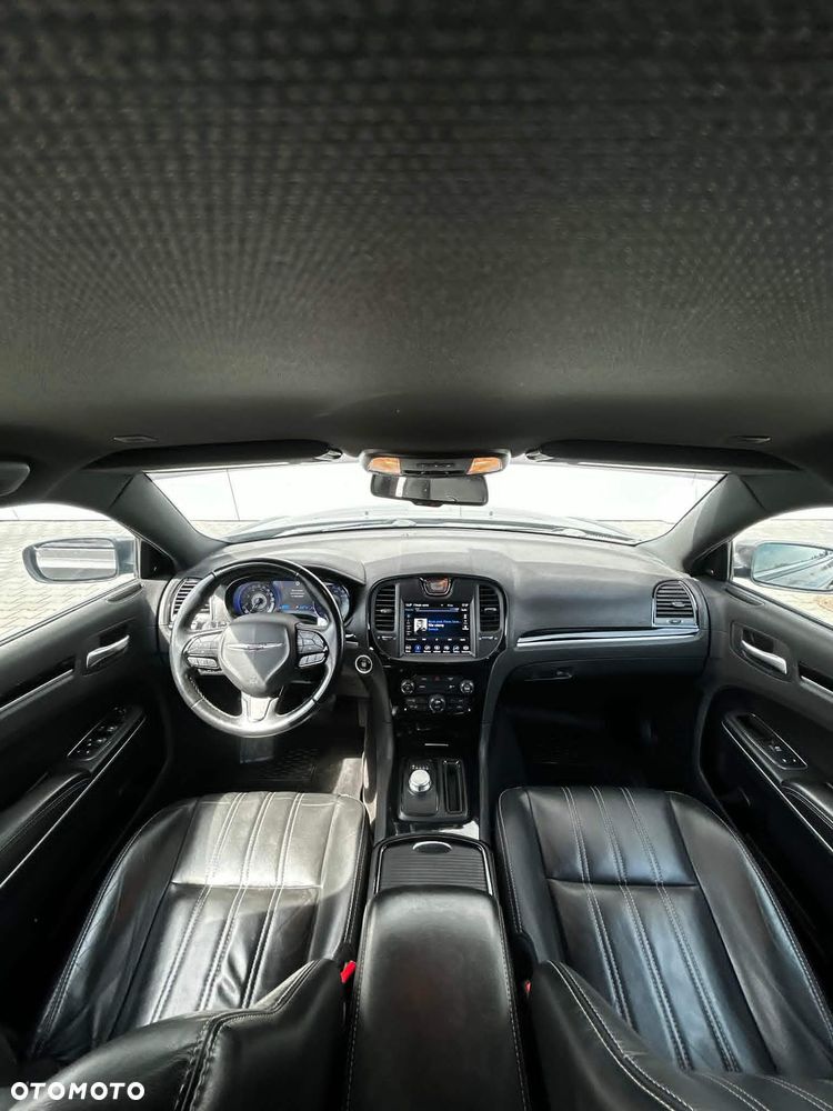 Chrysler 300s - 12