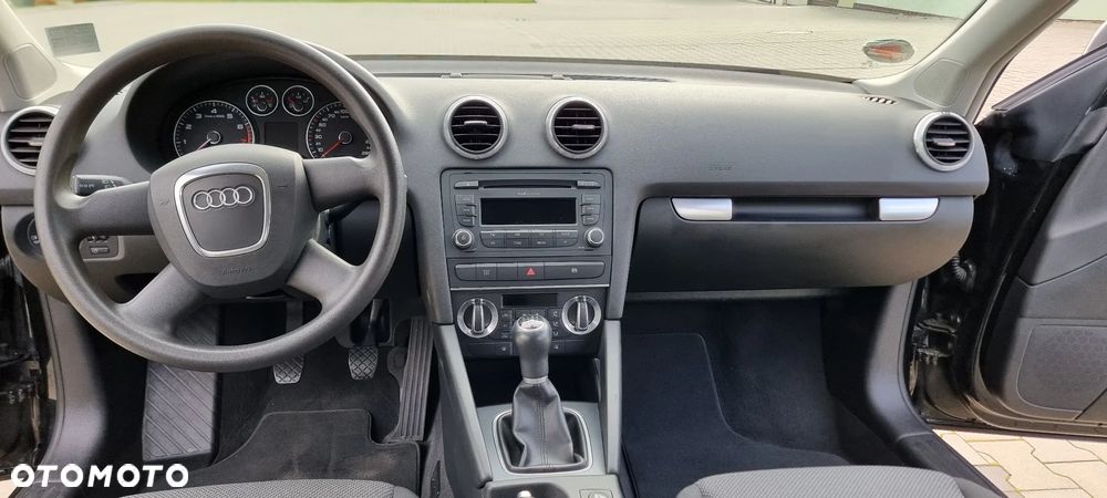 Audi A3 Sportback 1.6 Attraction - 16