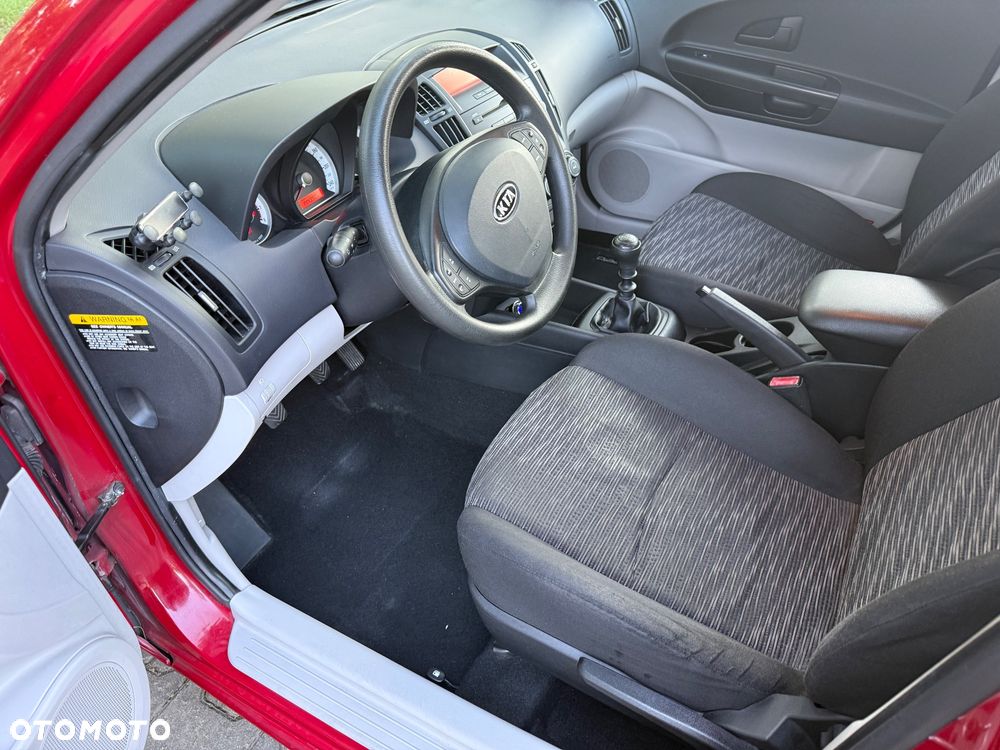 Kia Ceed 2007 photo 2