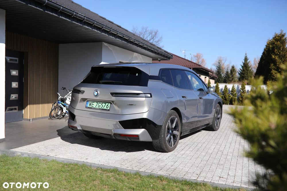 BMW iX xDrive40 76.6kWh - 8
