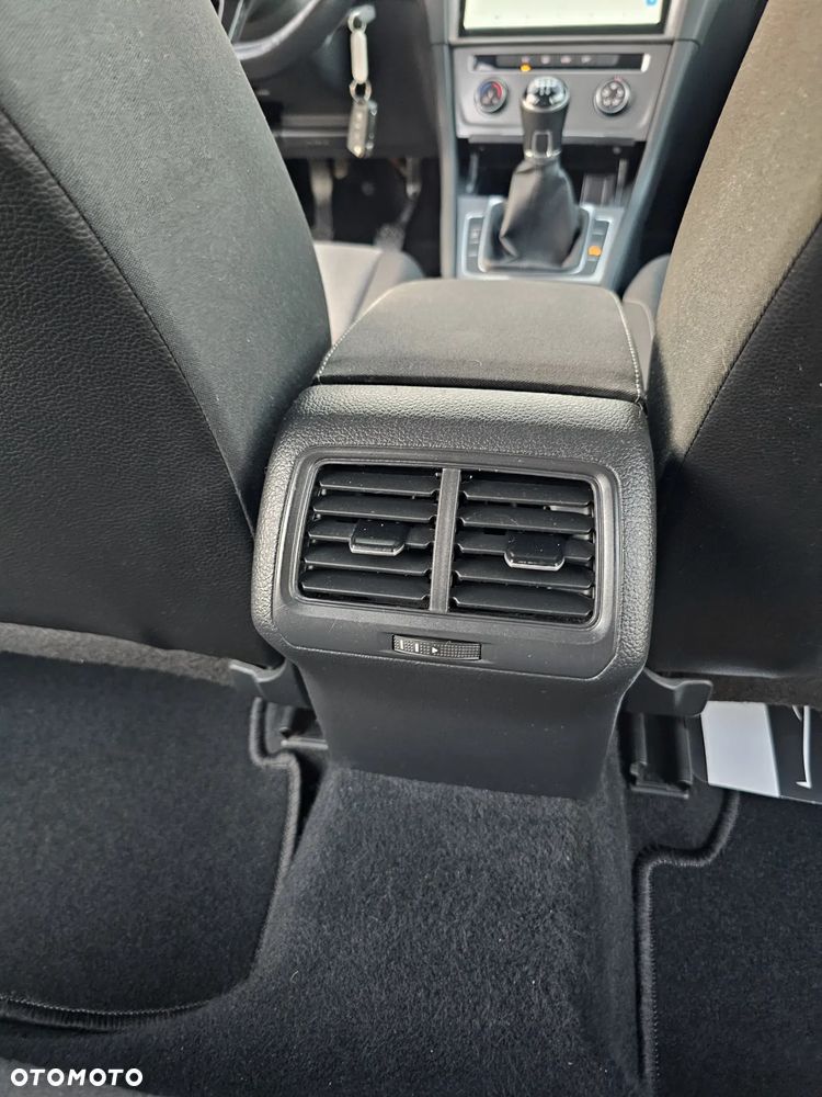 Volkswagen Golf VII 1.2 TSI BMT Trendline - 29