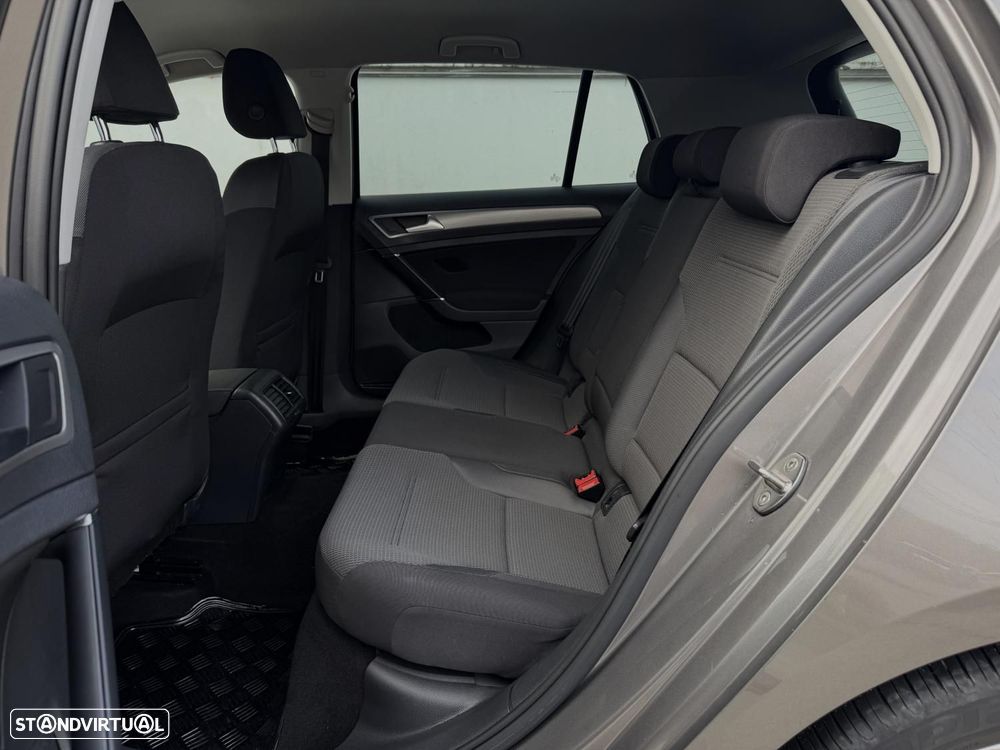 VW Golf 1.6 TDi BlueMotion Confortline - 13
