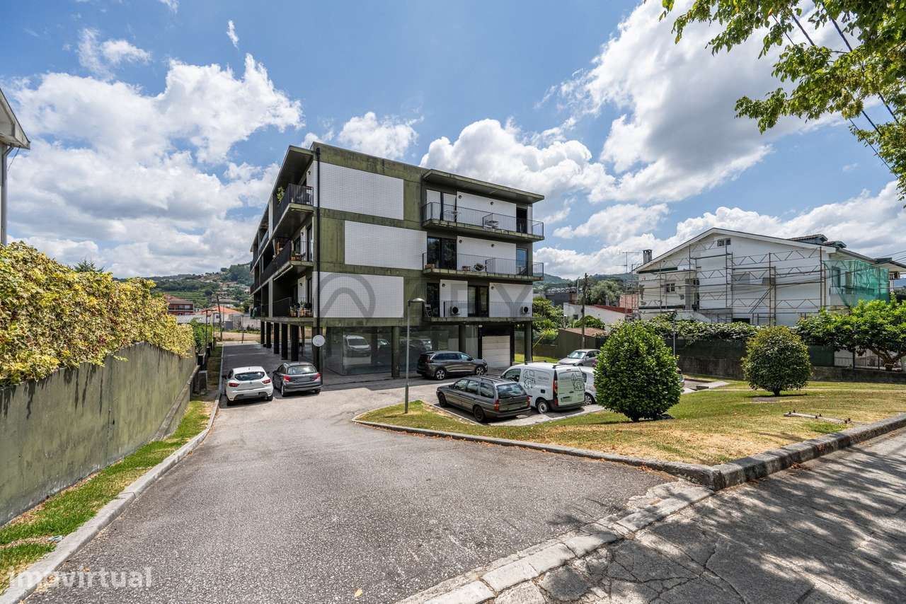 Apartamento T2 totalmente remodelado, equipado e mobilado em Gualta... - Grande imagem: 2/26