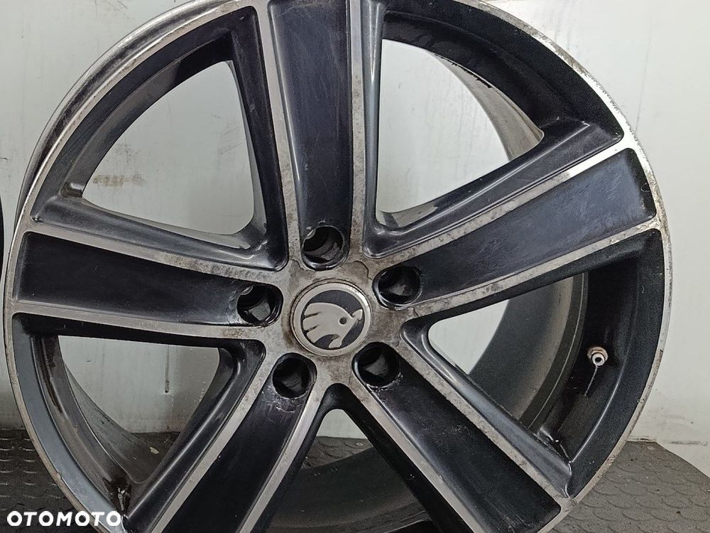 FELGA ALUMINIOWA 18 SKODA OCTAVIA II TS8987 DEZENT - 1