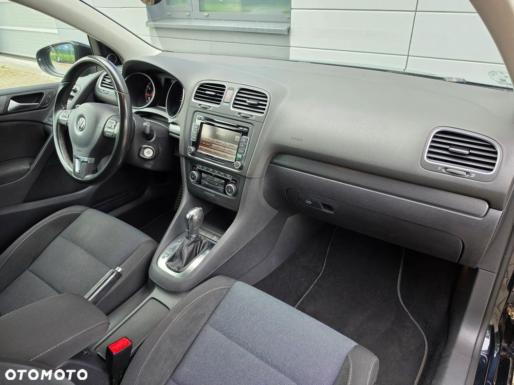 Volkswagen Golf 1.4 TSI DSG Style - 22