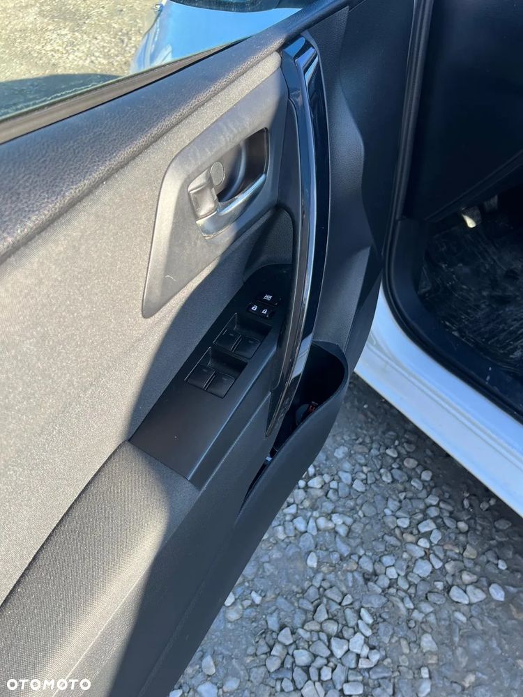 Toyota Auris 1.6 D-4D Prestige - 11