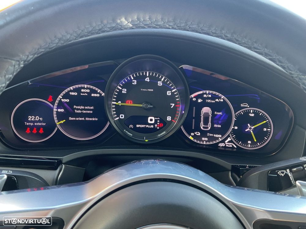 Porsche Cayenne Coupé E-Hybrid - 36