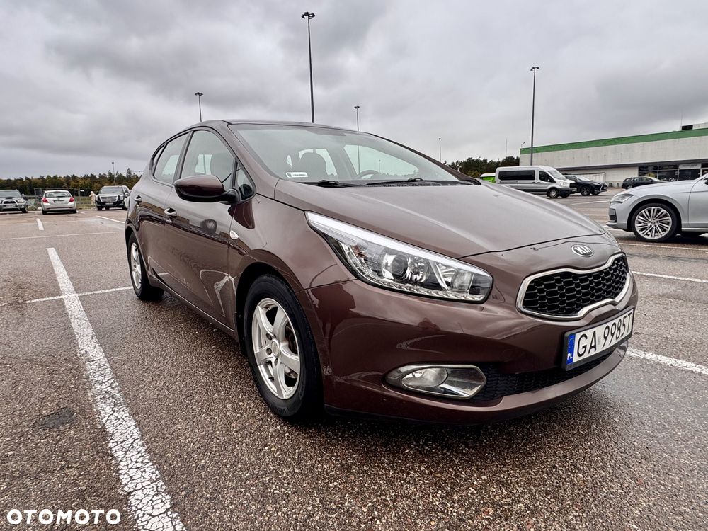 Kia Ceed - 8