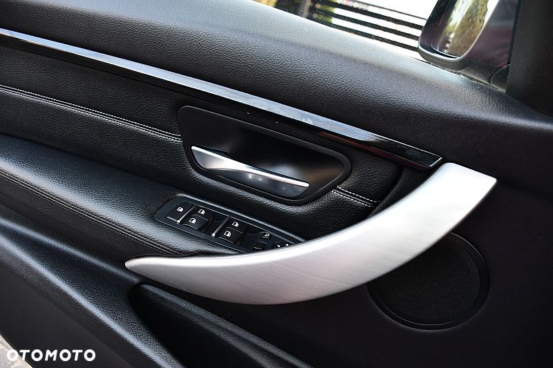 BMW Seria 3 320d xDrive Edition Luxury Line Purity - 17