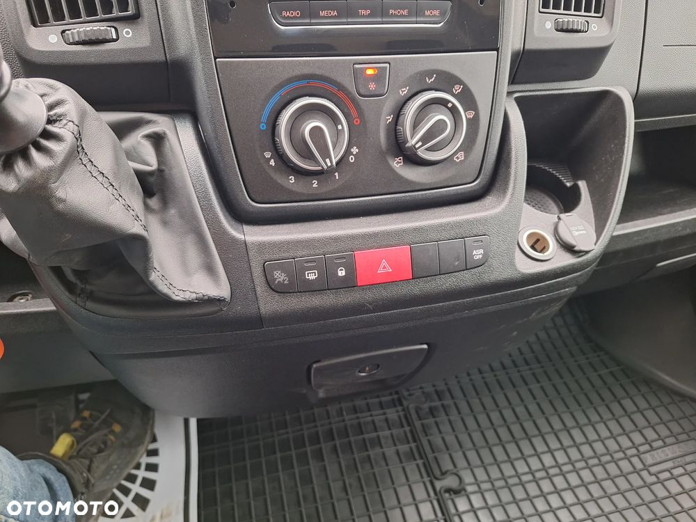 Peugeot Boxer - 24