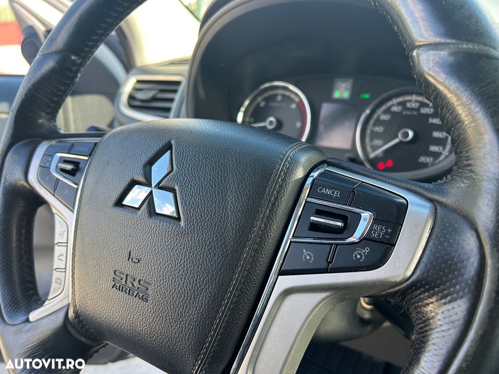 Mitsubishi L200 Double Cab 2.4 DI-D M/T Intense - 31