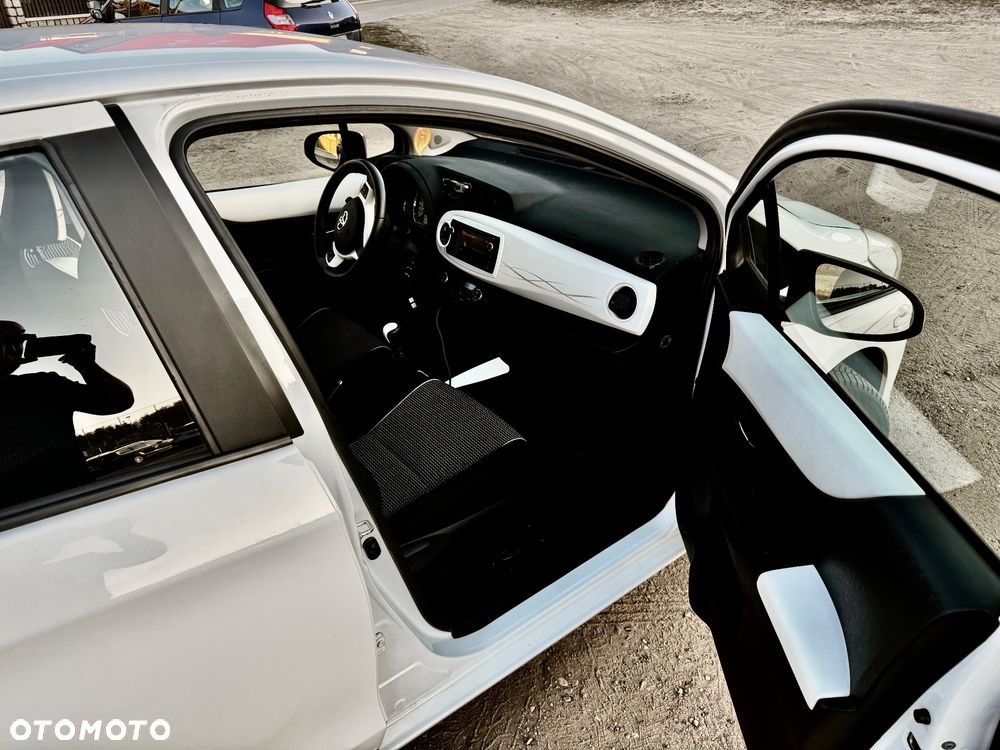 Toyota Yaris - 13