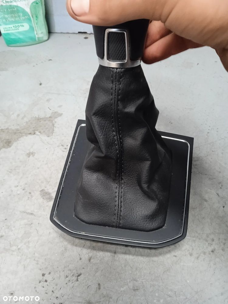 Gałka zmiany biegów mieszek Touran III 5TB711113B - 3