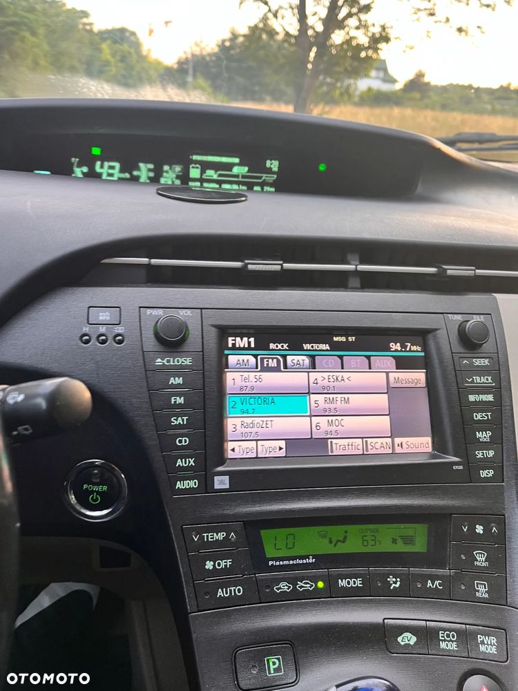 Toyota Prius (Hybrid) - 10